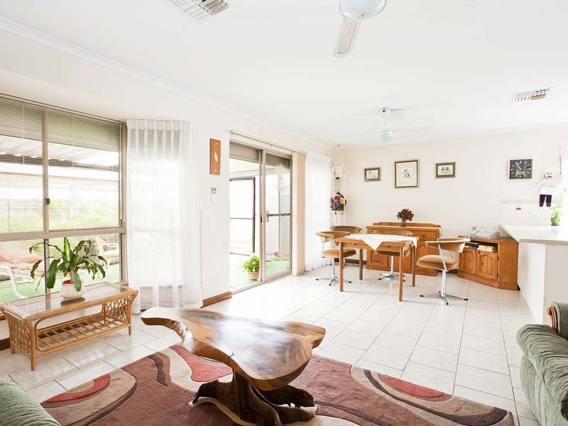 30 Tobin Crescent, Woodcroft SA 5162