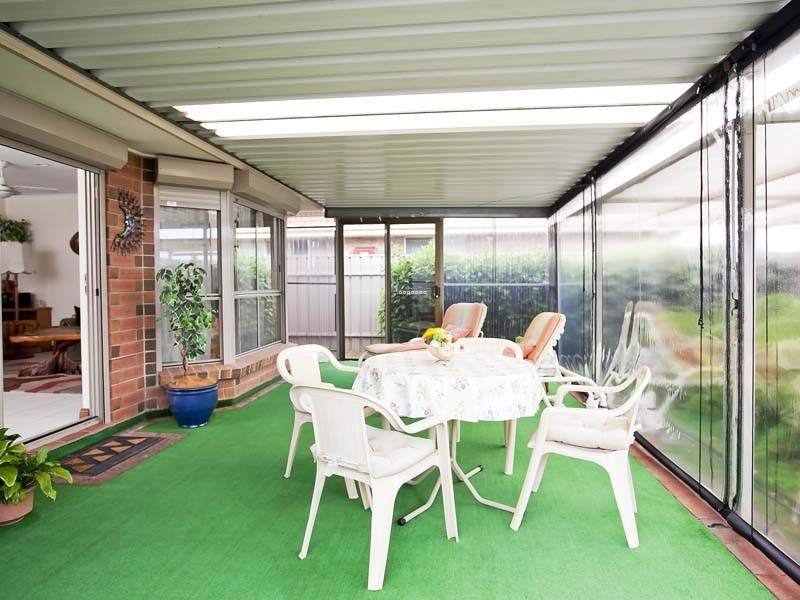 30 Tobin Crescent, Woodcroft SA 5162