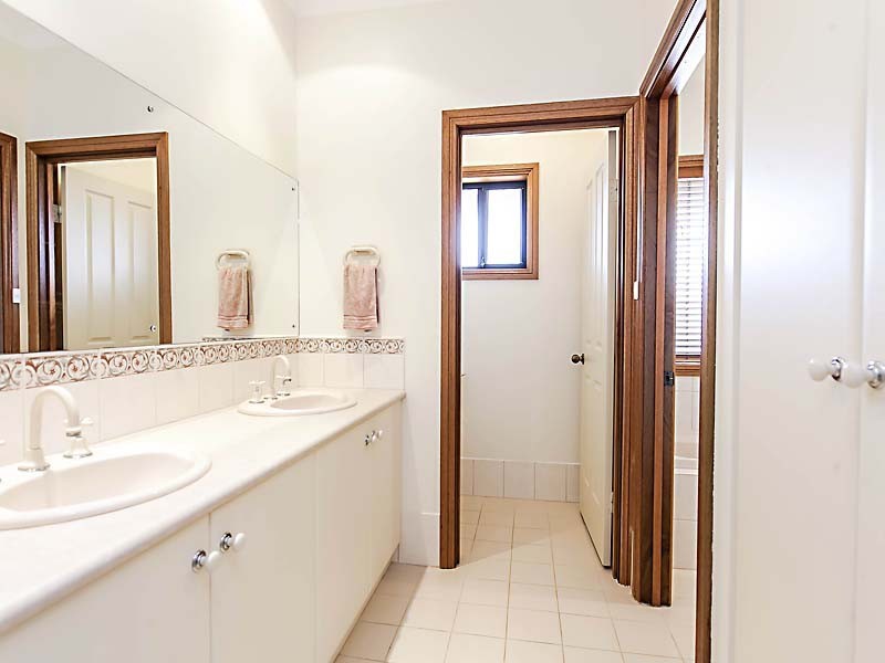 6 Norman Road, Willunga SA 5172