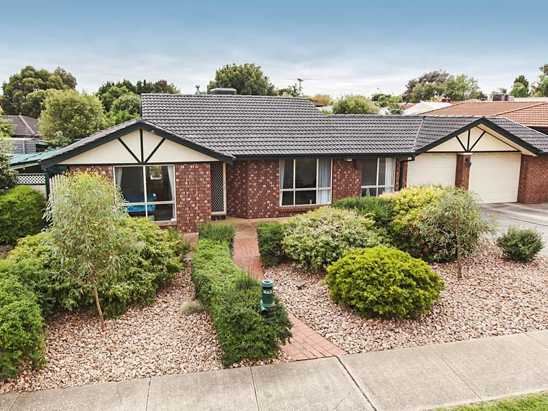 9 Blaxland Avenue, Woodcroft SA 5162