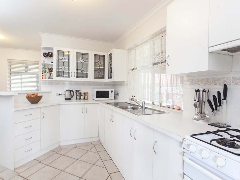 9 Blaxland Avenue, Woodcroft SA 5162