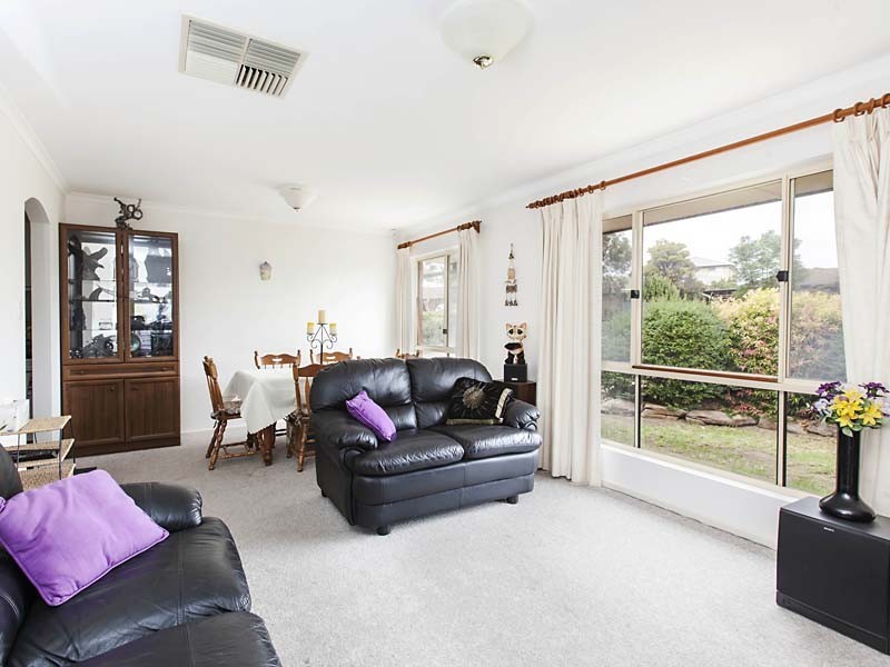 9 Blaxland Avenue, Woodcroft SA 5162