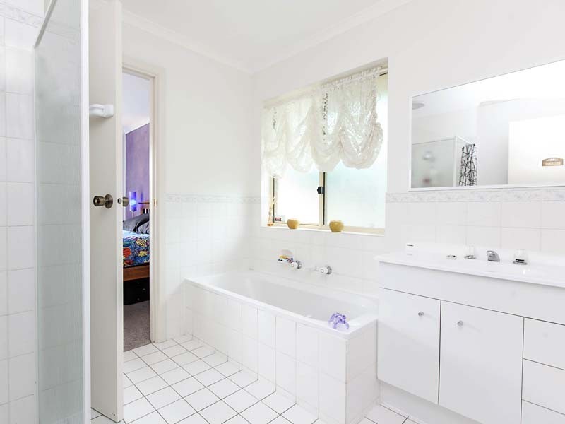 9 Blaxland Avenue, Woodcroft SA 5162