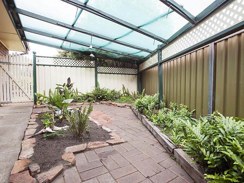 9 Blaxland Avenue, Woodcroft SA 5162