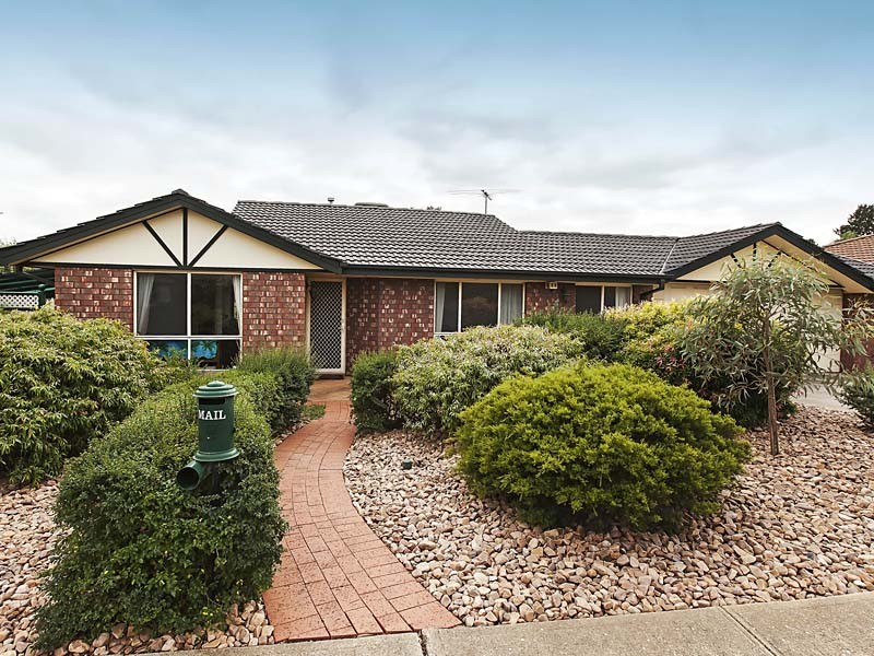 9 Blaxland Avenue, Woodcroft SA 5162