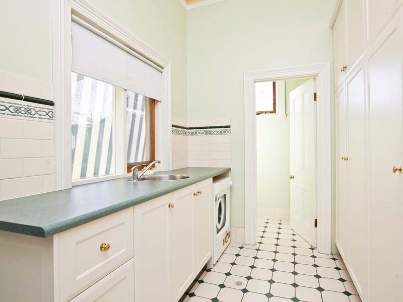 58 East Avenue, Black Forest SA 5035