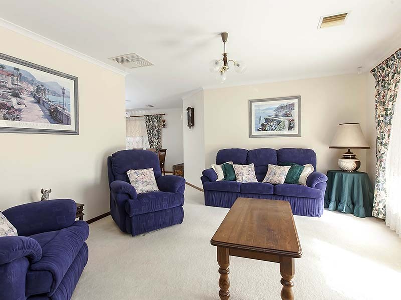 12 Perin Avenue, Woodcroft SA 5162