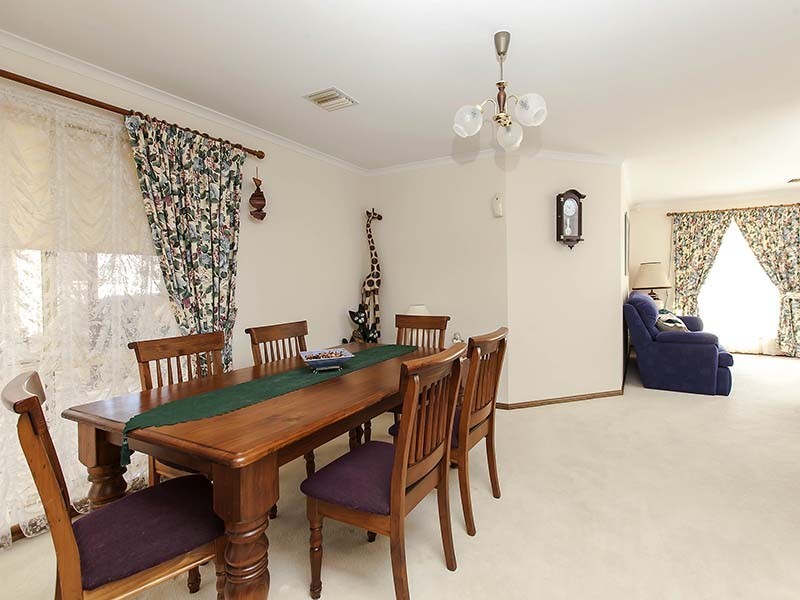 12 Perin Avenue, Woodcroft SA 5162