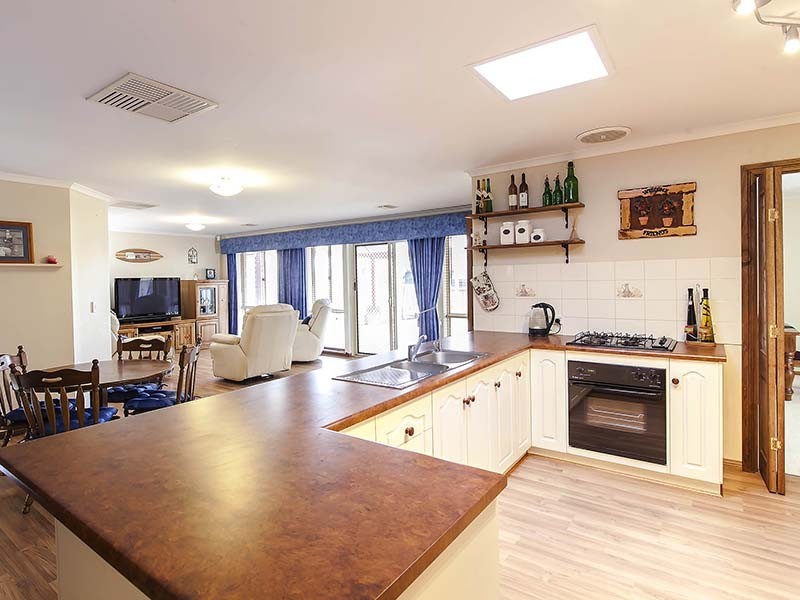 12 Perin Avenue, Woodcroft SA 5162