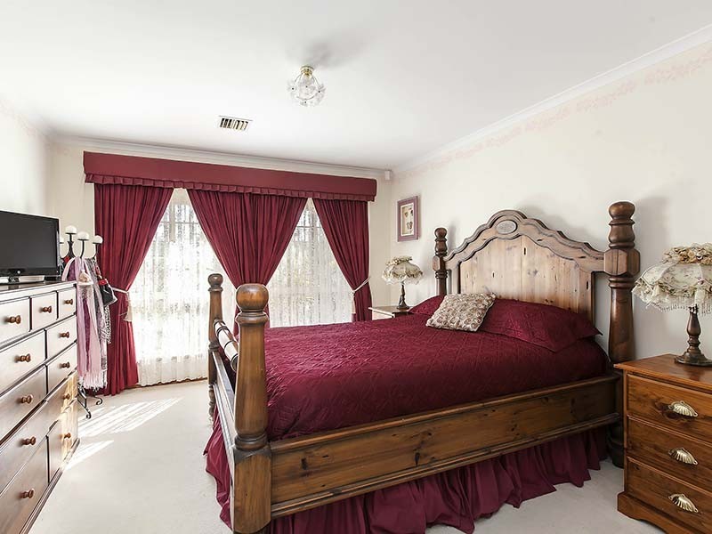 12 Perin Avenue, Woodcroft SA 5162