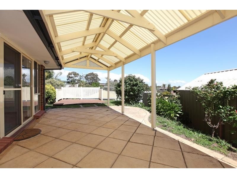 30 Hendrix Crescent, Woodcroft SA 5162