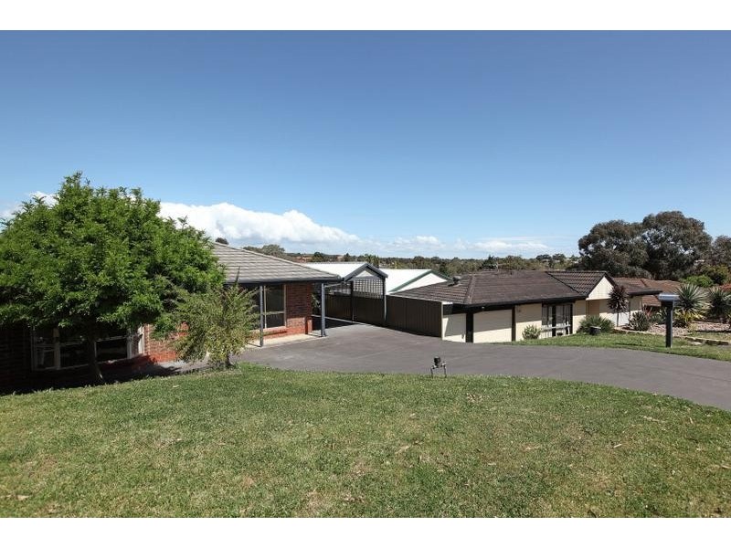 30 Hendrix Crescent, Woodcroft SA 5162