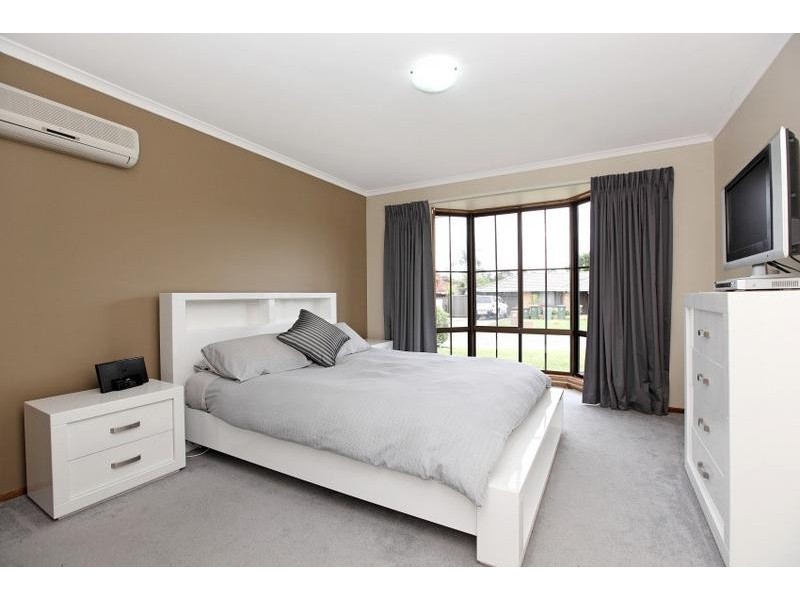 9 Holmeswood Court, Onkaparinga Hills SA 5163