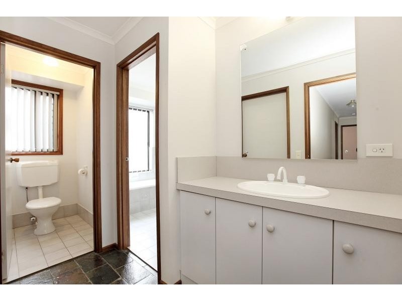 9 Holmeswood Court, Onkaparinga Hills SA 5163