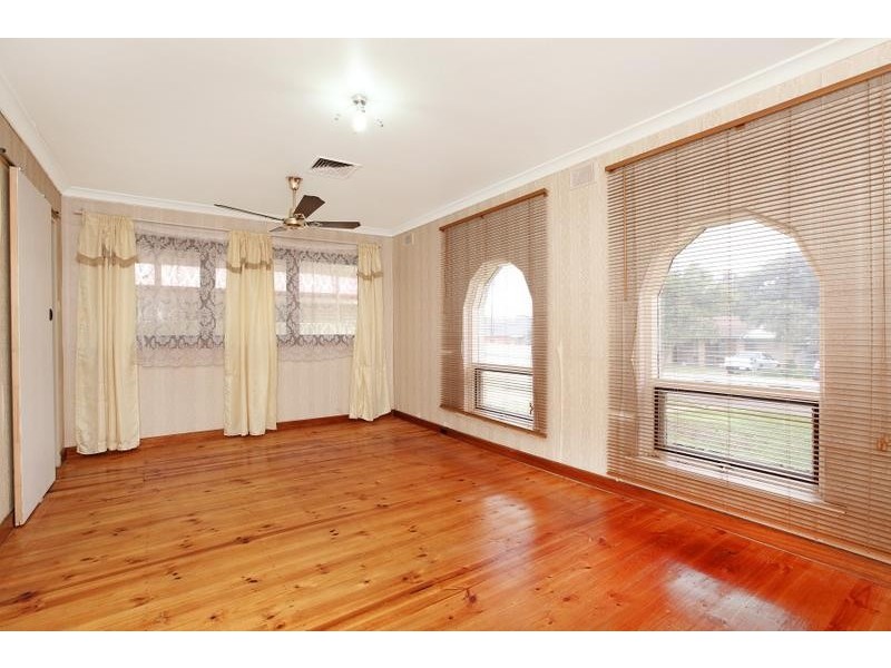 14 Inverness Ave, Morphett Vale SA 5162