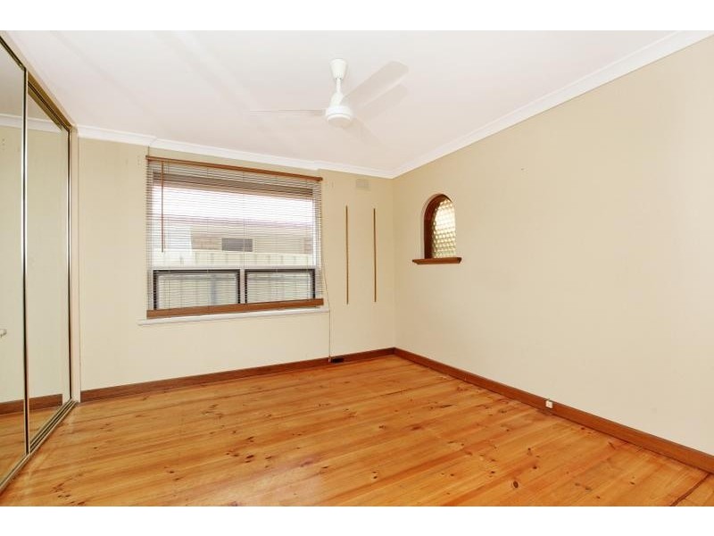 14 Inverness Ave, Morphett Vale SA 5162