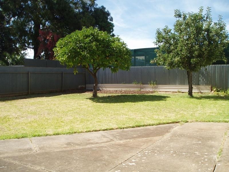 14 Inverness Ave, Morphett Vale SA 5162