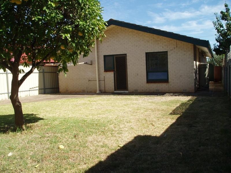 14 Inverness Ave, Morphett Vale SA 5162