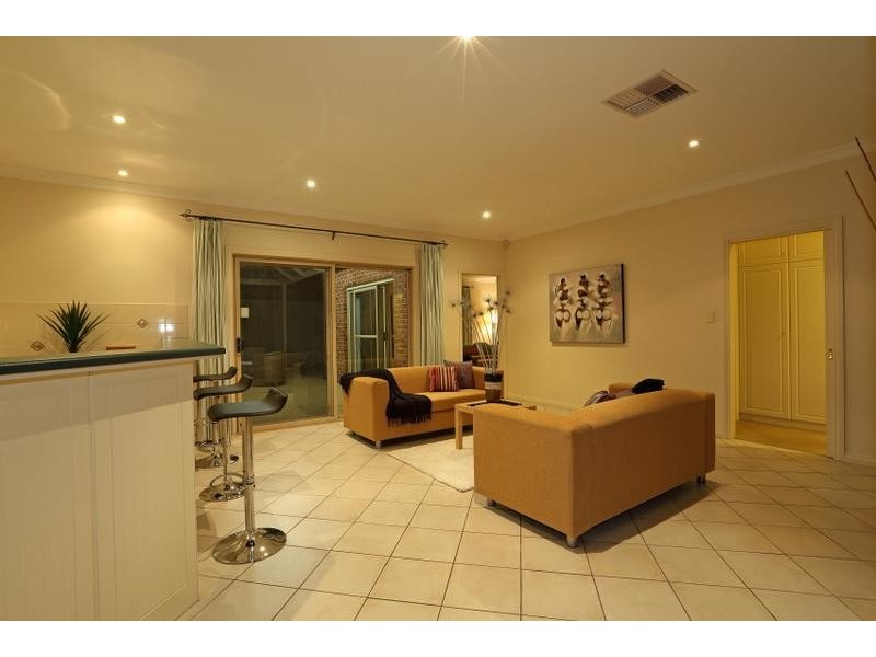 10 Annabelle Drive, Hallett Cove SA 5158