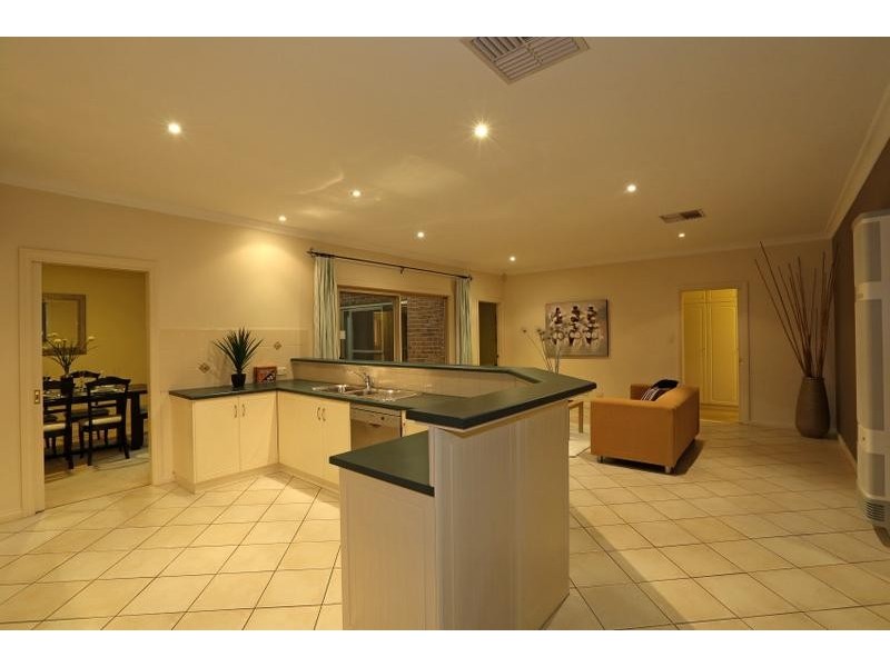 10 Annabelle Drive, Hallett Cove SA 5158