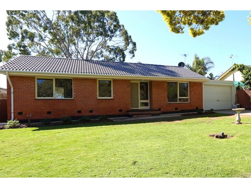 11 Sabina Crescent, Christie Downs SA 5164