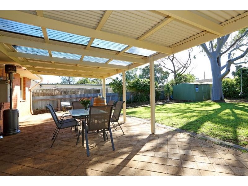 11 Sabina Crescent, Christie Downs SA 5164