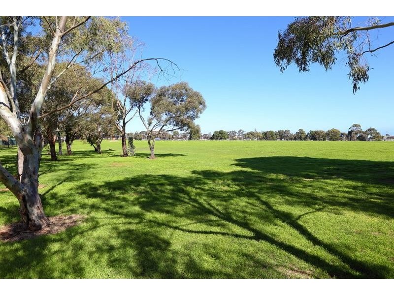 11 Sabina Crescent, Christie Downs SA 5164