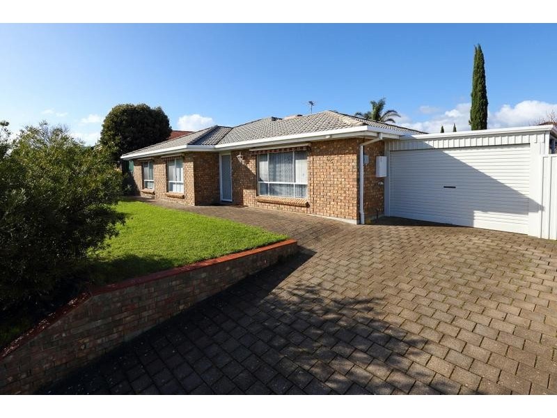 62 Coorabie Crescent, Hallett Cove SA 5158