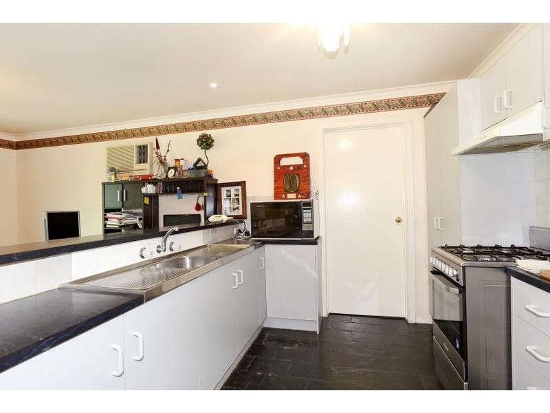 62 Coorabie Crescent, Hallett Cove SA 5158