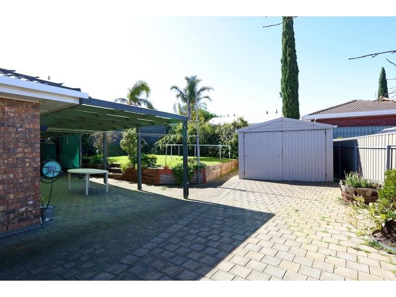 62 Coorabie Crescent, Hallett Cove SA 5158