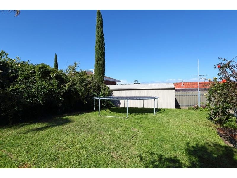 62 Coorabie Crescent, Hallett Cove SA 5158