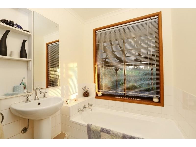 28 Salvador Street, Flagstaff Hill SA 5159