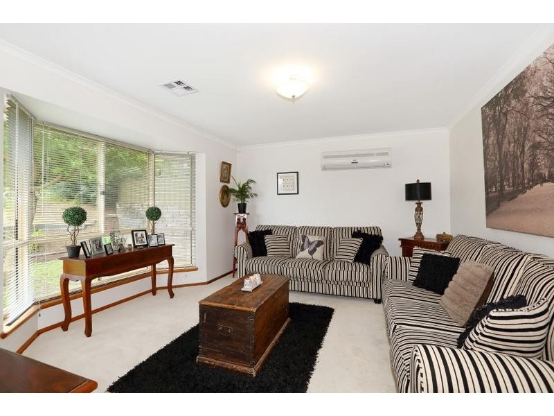30 Hendrix Crescent, Woodcroft SA 5162