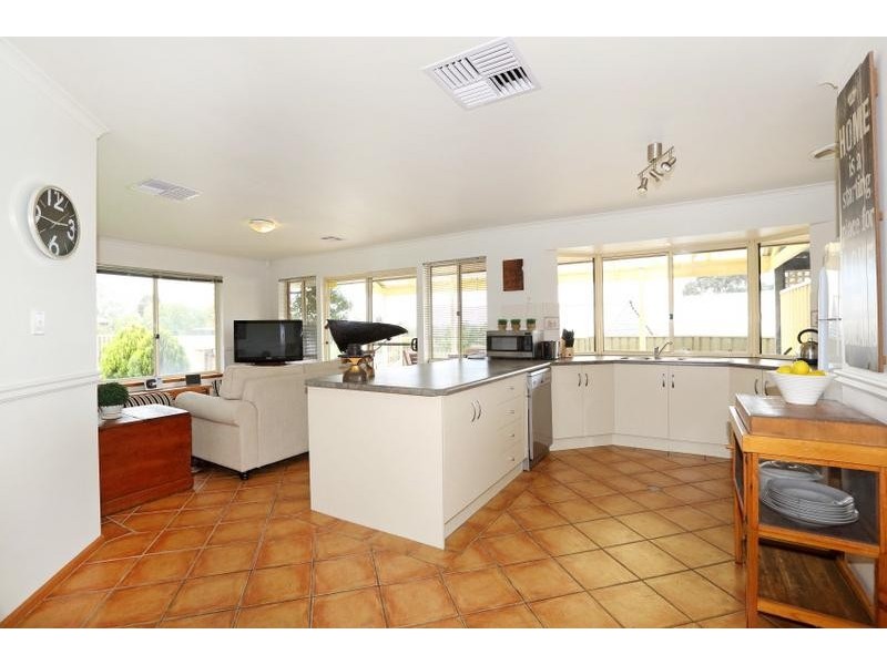 30 Hendrix Crescent, Woodcroft SA 5162