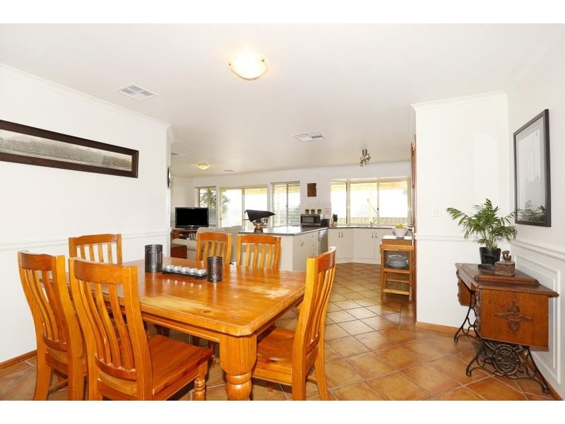 30 Hendrix Crescent, Woodcroft SA 5162