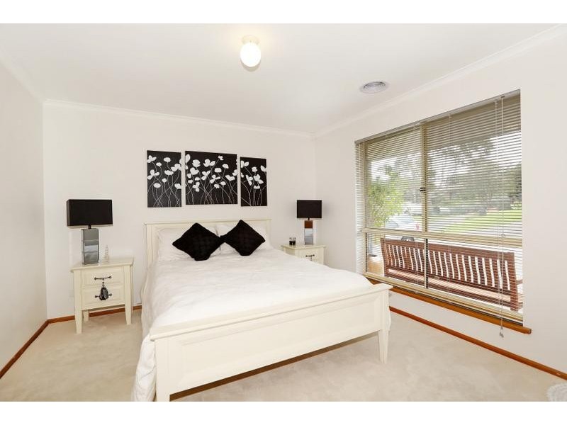 30 Hendrix Crescent, Woodcroft SA 5162