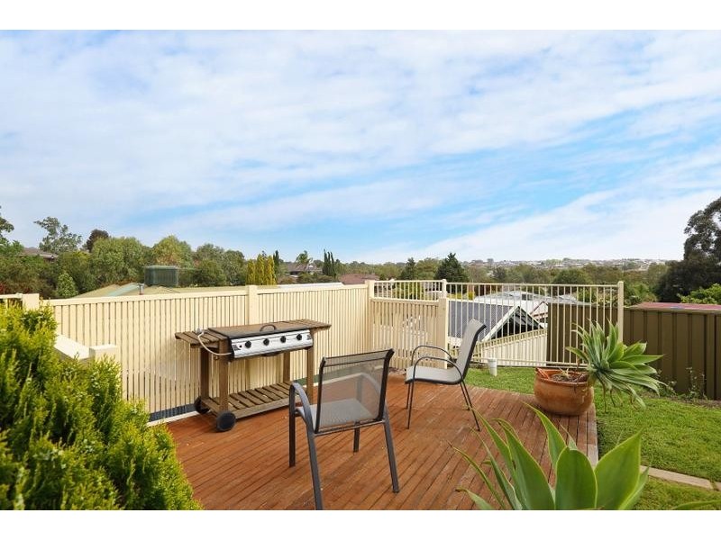 30 Hendrix Crescent, Woodcroft SA 5162
