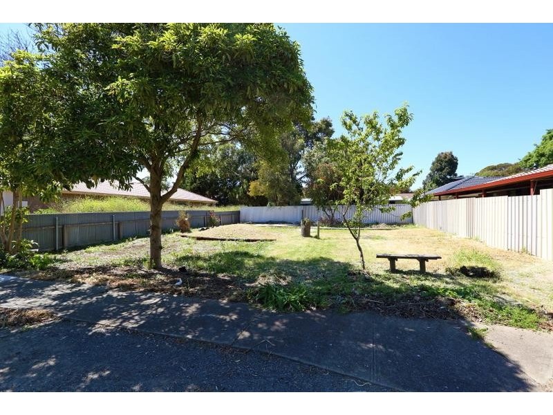 2 Playford Drive, Morphett Vale SA 5162