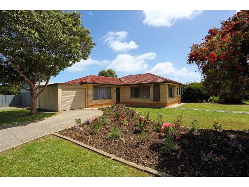 15 Warwick Grove, Morphett Vale SA 5162