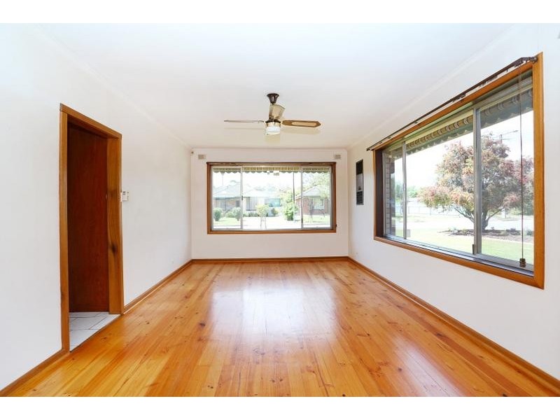 15 Warwick Grove, Morphett Vale SA 5162