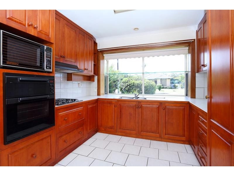 15 Warwick Grove, Morphett Vale SA 5162