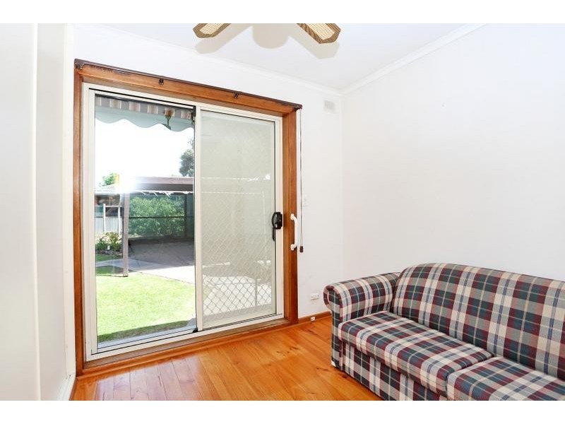 15 Warwick Grove, Morphett Vale SA 5162