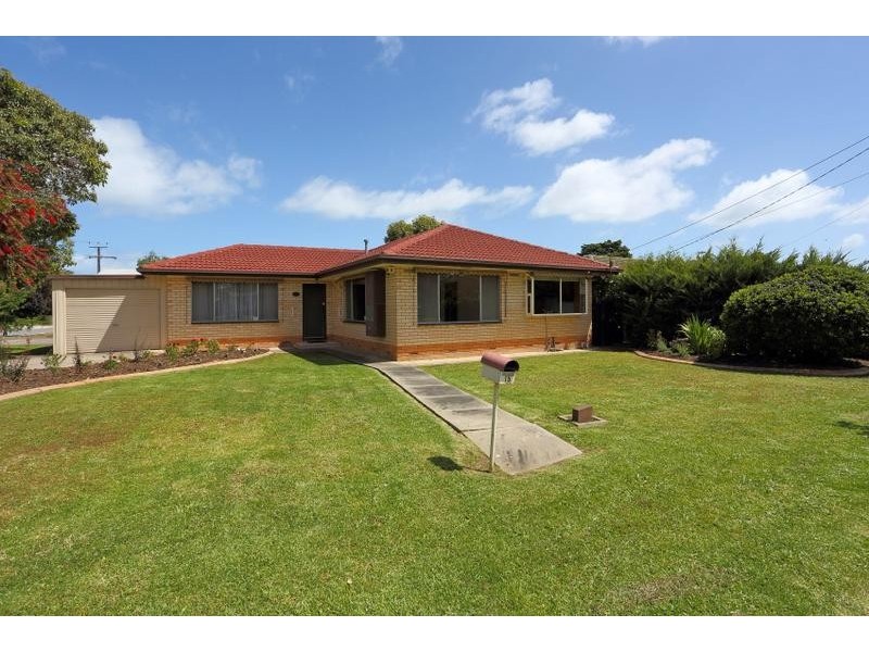 15 Warwick Grove, Morphett Vale SA 5162