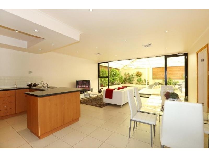 14 Hub Drive, Aberfoyle Park SA 5159