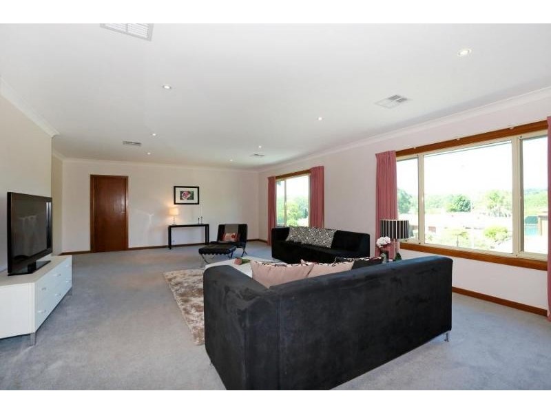 14 Hub Drive, Aberfoyle Park SA 5159