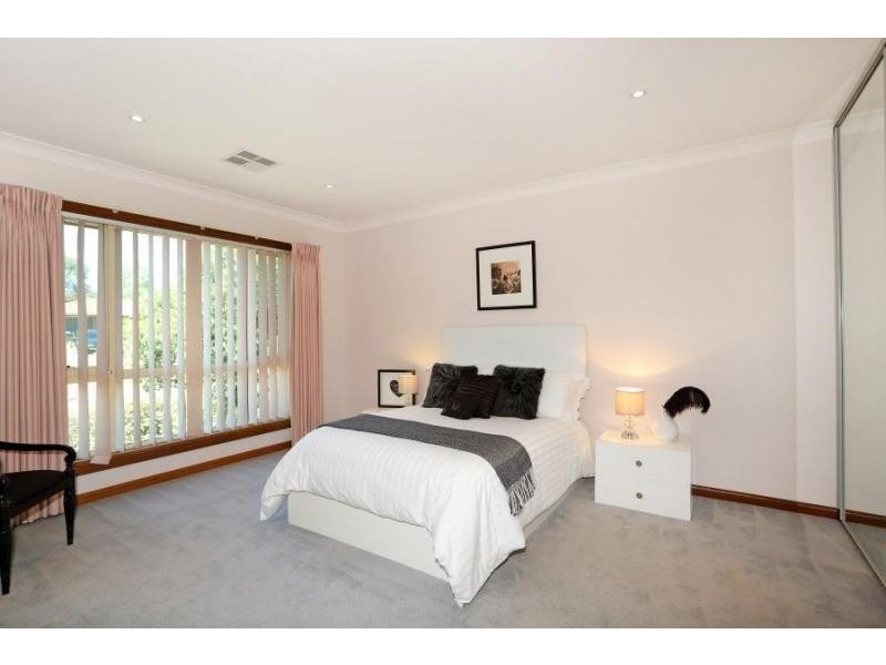 14 Hub Drive, Aberfoyle Park SA 5159
