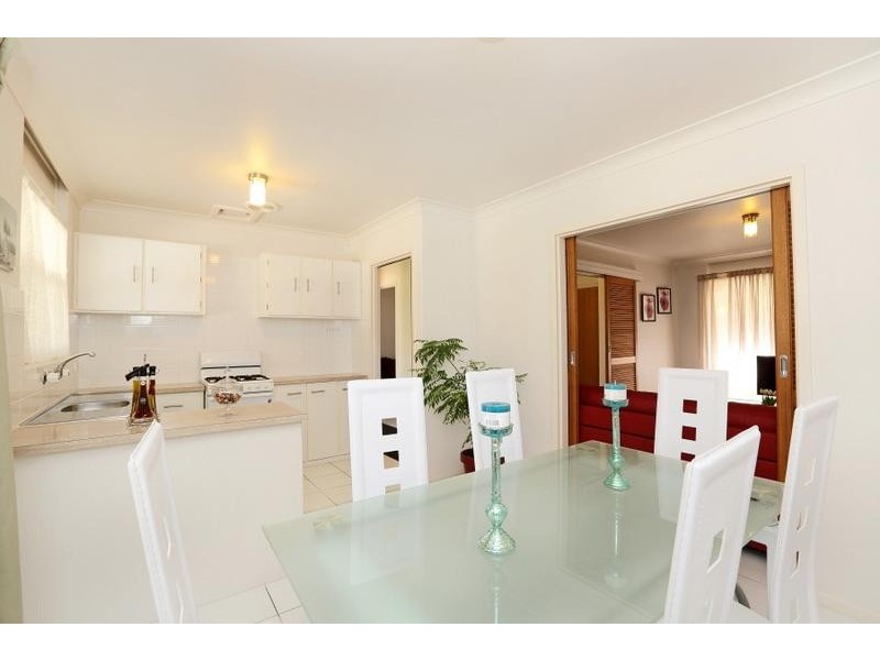 17 Alexander Crescent, Hackham SA 5163