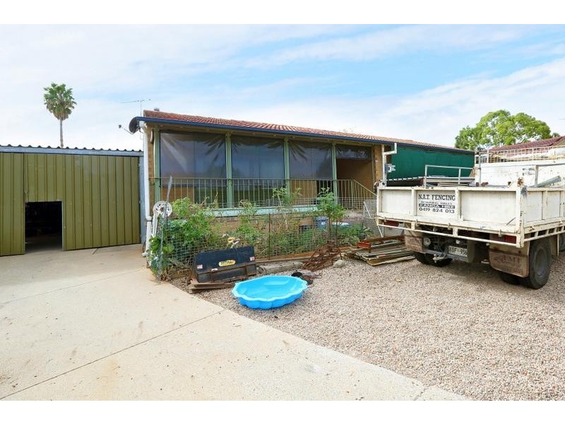 1 Catherine Crescent, Morphett Vale SA 5162
