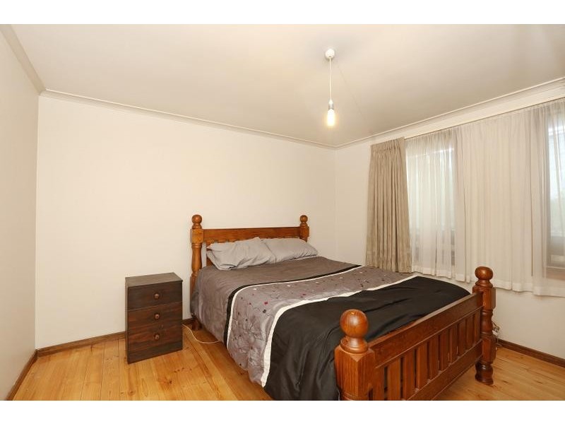 1 Catherine Crescent, Morphett Vale SA 5162