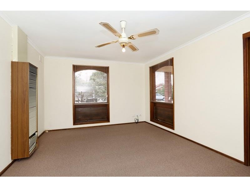 4 Ardross Crescent, Morphett Vale SA 5162